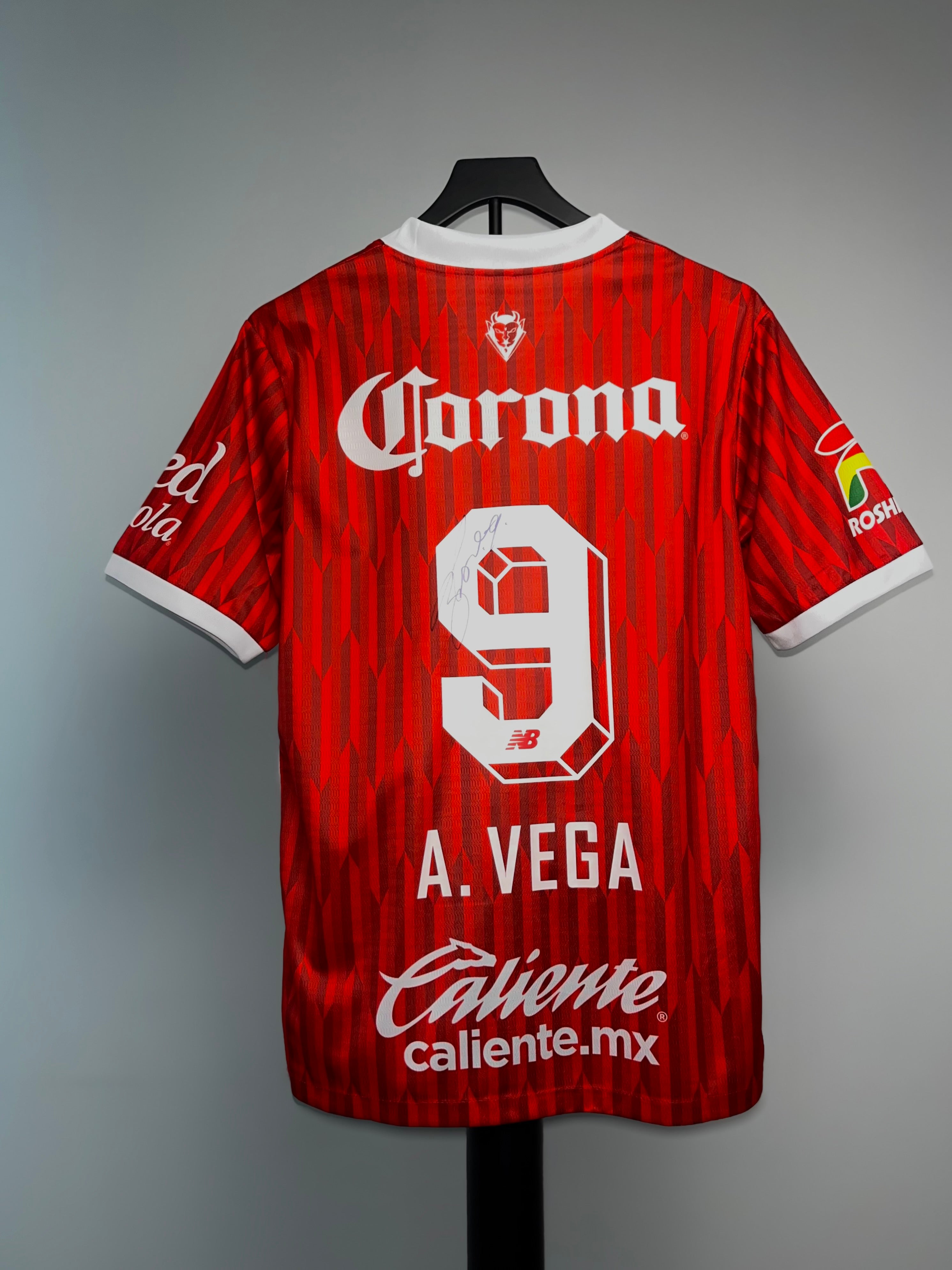 Autógrafo de Alexis Vega | Jersey Toluca Campeón Clausura 2025